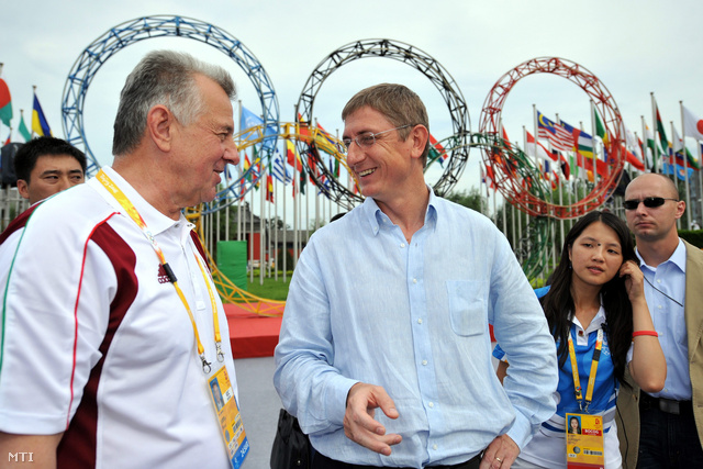 Peking 2008. augusztus 16. Schmitt Pál a Magyar Olimpiai Bizottság elnöke és Gyurcsány Ferenc miniszterelnök az olimpiai faluban.