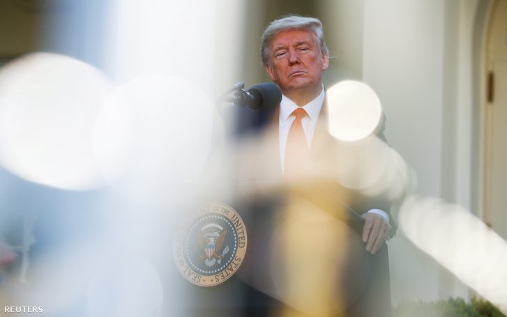 Donald Trump a hétfői koronavírus sajtótájékoztatón Washingtonban