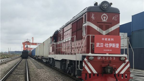 Az első Európába induló vonat Vuhanból, rakományában a magyar szállítmánnyal is - Forrás: China Railway