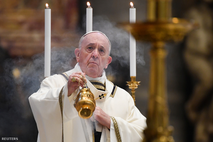 Ferenc pápa a mai zárt szentmisén a Szent Péter-bazilikában