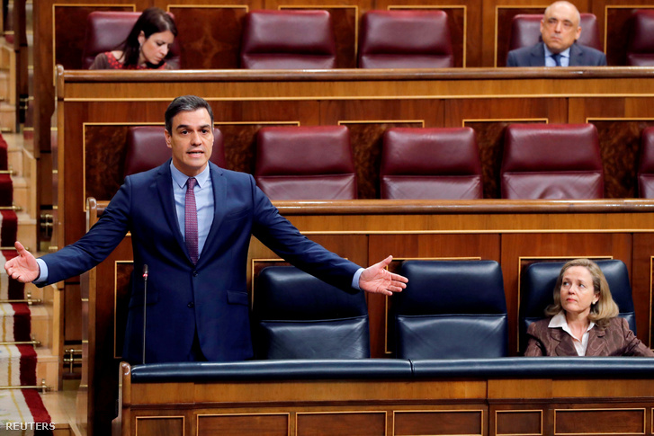 Pedro Sánchez spanyol miniszterelnök a parlamentben 2020. április 15-én