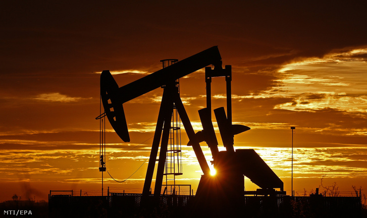 Olajkút a nyugat-texasi olajmezõkön 2020. április 7-én