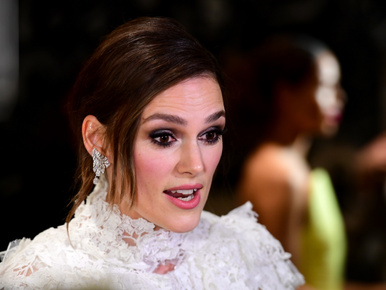 Most pedig nézzük meg, ahogy Keira Knightley eljátssza a Yesterdayt a fogán!