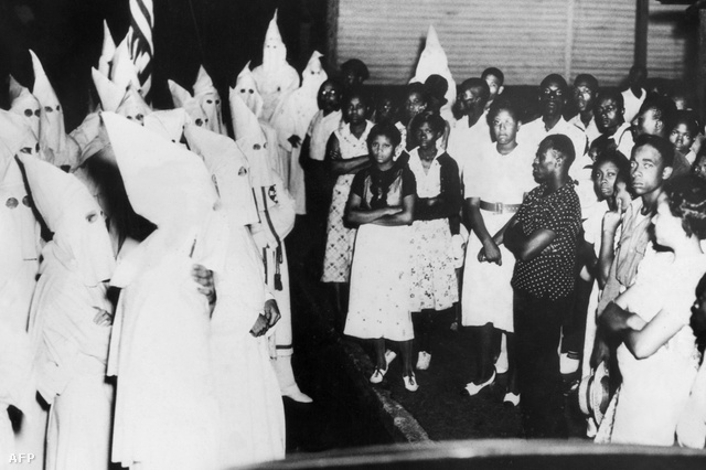 Ku Klux Klan találkozó feketékkel