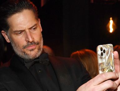 Joe Manganiello levágta a szakállát, nem ismertük meg