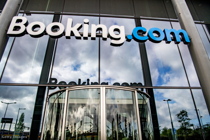 Booking.com logó a cég székházán Amszterdamban
