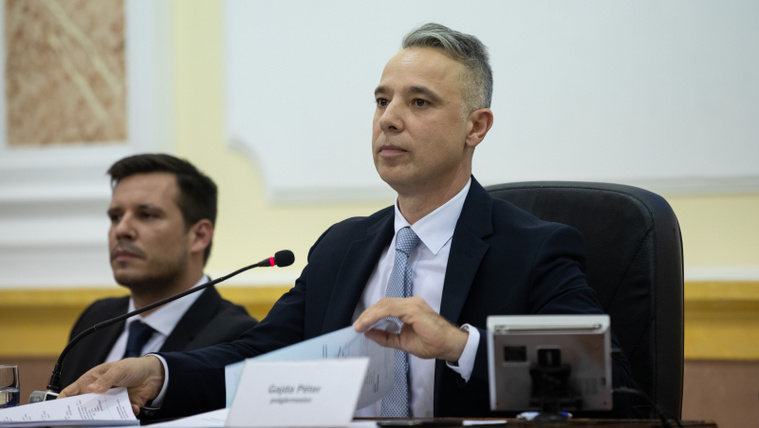 Reagált Aranyosi Péter díszpolgári címének visszavonására Kispest polgármestere
