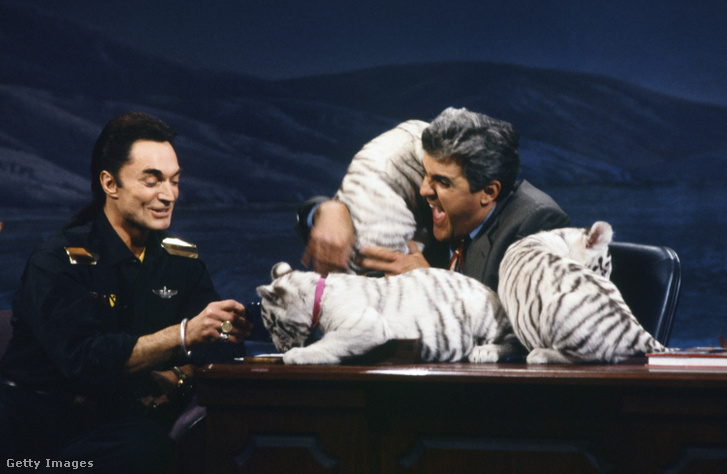 Roy Horn 1992-ben tigriskölyköket vitt Jay Leno show-jába