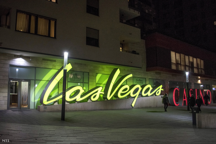 A Las Vegas kaszinó a Corvin negyed sétálóutcájában