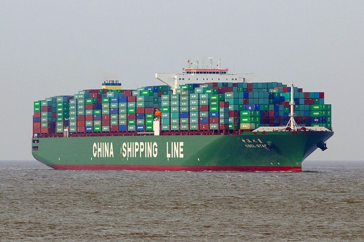 Kínai óriás konténerszállító hajó