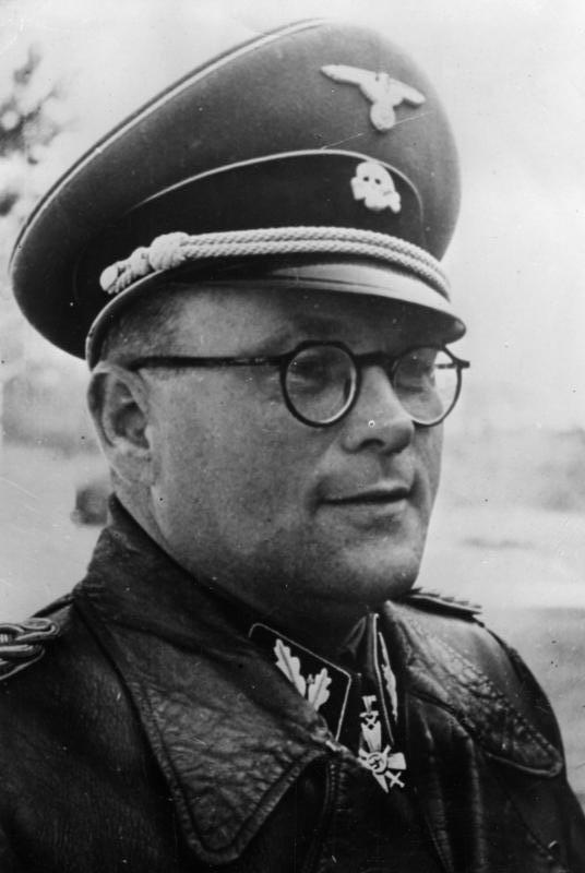 Karl Gebhardt SS-Gruppenführer, a ravensbrücki álorvosi kísérletek koordinálója