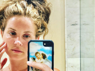 Lana del Rey visszaszőkült, Natalie Portman a gyerekeivel közös fotót posztolt