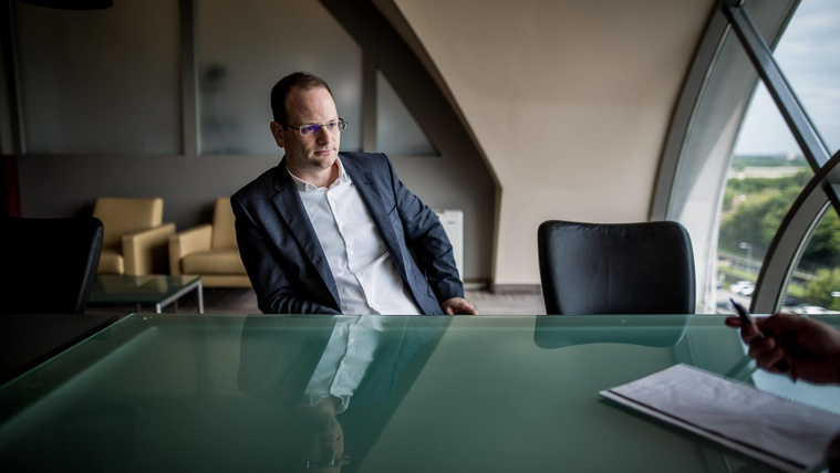 Magyar Péter: Előállították Jellinek Dánielt, a hetedik leggazdagabb magyart