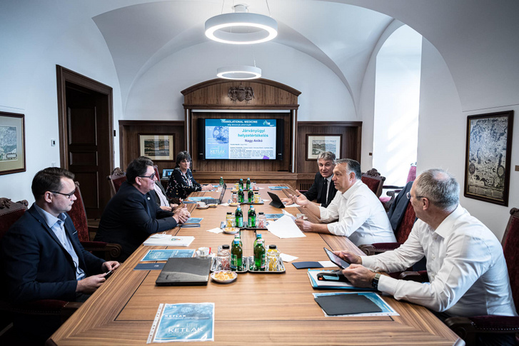 Orbán Viktor Merkely Bélával és egészségügyi szakemberekkel egyeztet 2020. május 16-én
