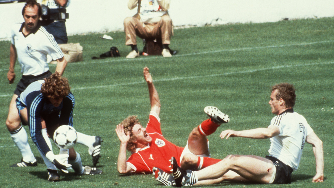 Спорт 1982. ЧМ 1982 ФРГ Австрия. Футболист сборной Австрии 1982. ФРГ Австрия 1982. National Team World Cup 1982.
