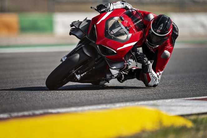 2020-Ducati-Superleggera-V4-09-scaled
