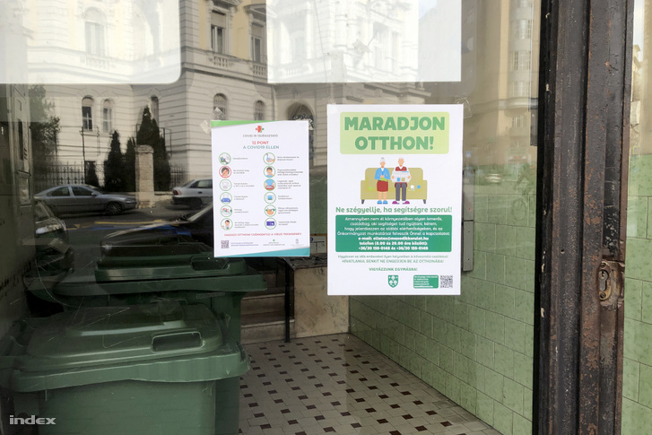 A budapesti II. kerületben a koronavírus-járvány miatt az önkormányzat által kihelyezett tájékoztató