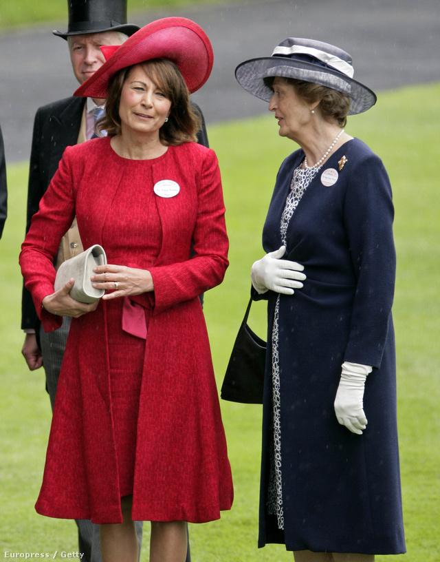 Kate Middleton anyja pirosban