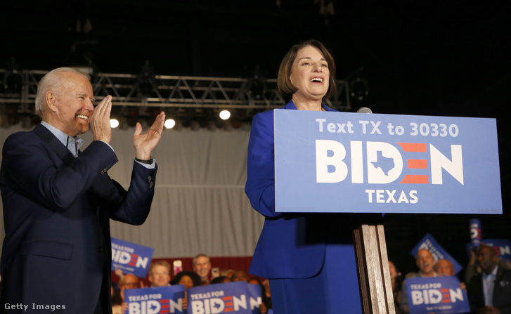 Joe Biden és Amy Klobuchar egy texasi kampányrendezvényen Dallasban 2020. március 2-án