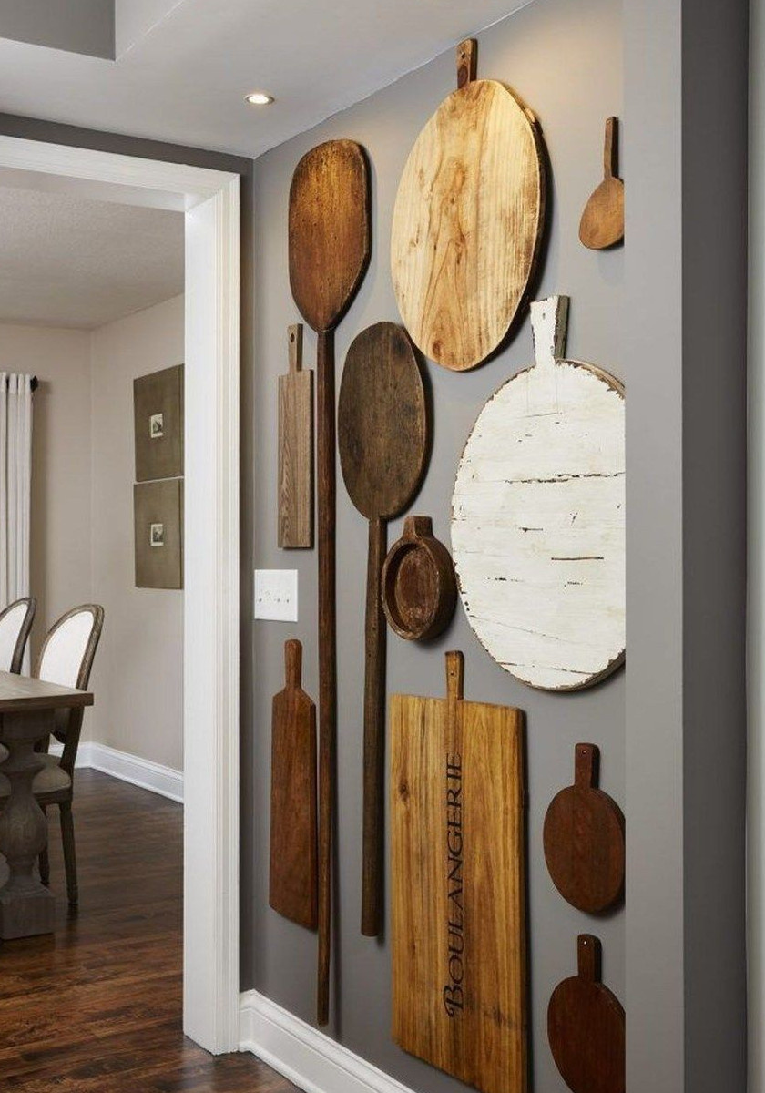 панно из досок на стену. панно из деревянных реек. лофт и экостиль в интерьере. дизайнерское панно на стену. состаренная доска в интерьере.