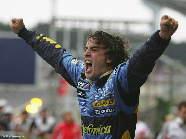 A Renault-val kétszeres világbajnok Fernando Alonso 2005-ben