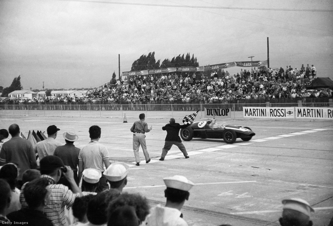 Bruce McLarent intik le első futamgyőzelmén Sebringben 1959. december 12-én