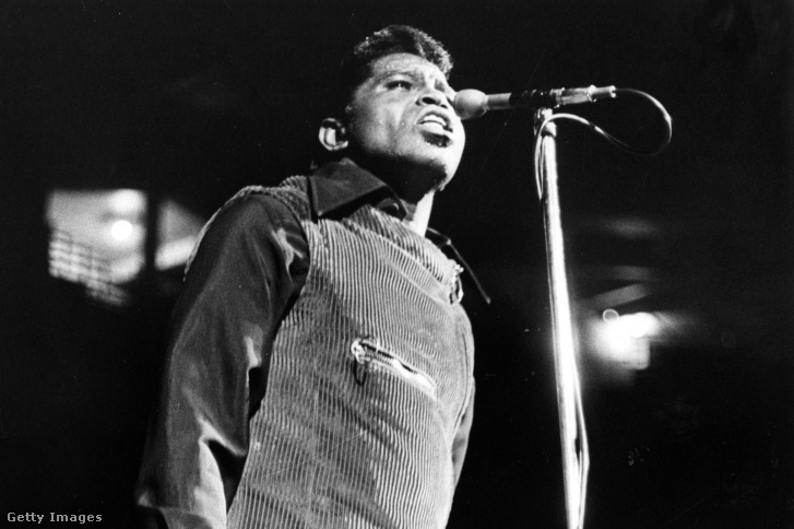 James Brown énekel 1968. április 5-i koncertjén Bostonban