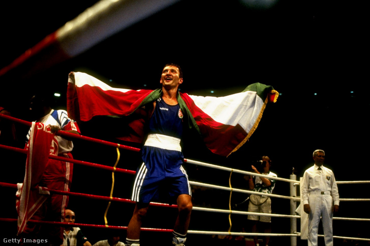 Kovács István ünnepli olimpiai győzelmét Atlantában 1996. augusztus 3-án