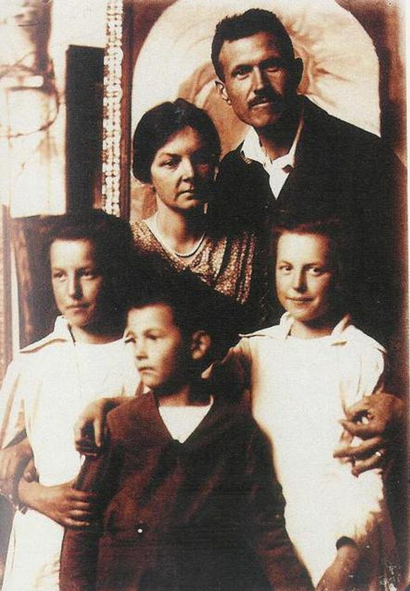 Bory Jenő és családja.