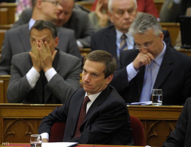 2009. Bajnai Gordon Orbán Viktor és Semjén Zsolt a parlamentben