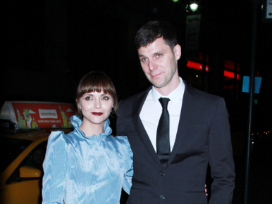 Christina Riccitől papírral tiltották el a férjét