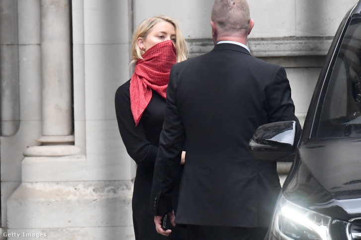 Amber Heard a július 8-i tárgyaláson