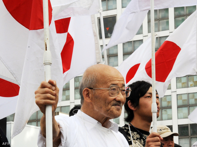 Japán tüntetők egy Szenkaku-szigetekért szervezett megmozduláson