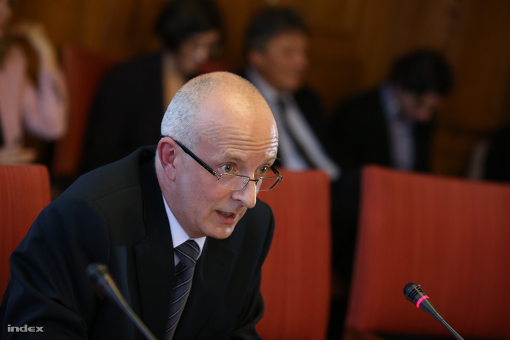 Varga Zs. András alkotmánybíró-jelölt meghallgatásán az Országgyűlés igazságügyi bizottságának ülésén az Országházban 2014. szeptember 22-én.
