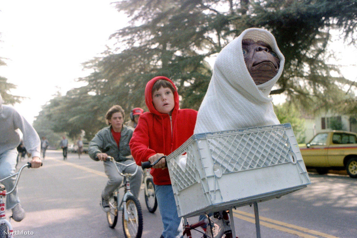 Henry Thomas az E.T. a földönkívüli című filmben 1982-ben