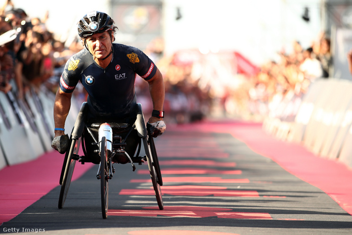 Alex Zanardi egy 2019-es versenyen.