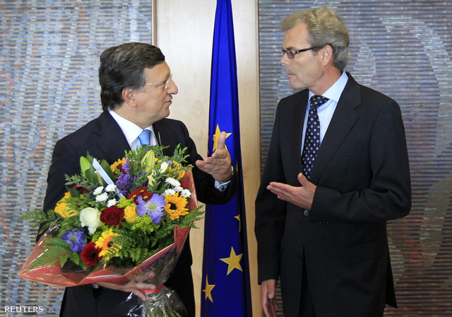 Barroso virágot is kapott Norvégia uniós nagykövetétől