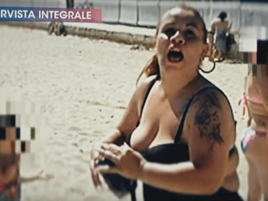 „Nincsen coviddi” – mémsztár lett ez a maszk nélkül strandoló, szicíliai nő