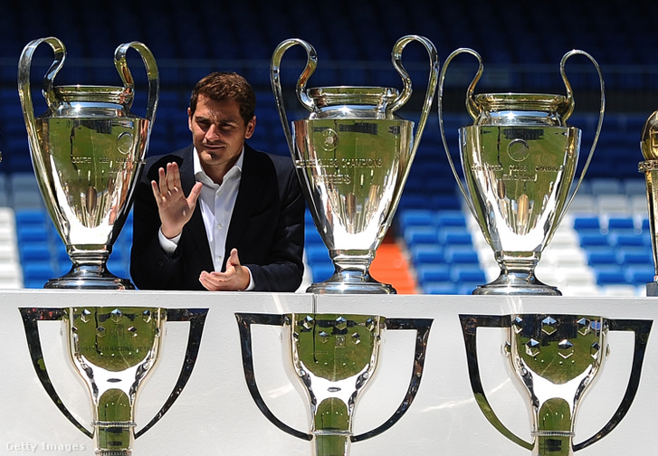 Iker Casillas a Real Madriddal nyert trófeáival.