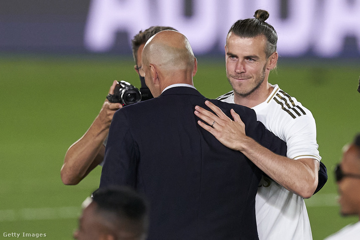 Zidane és Bale egymás hátát lapogatja