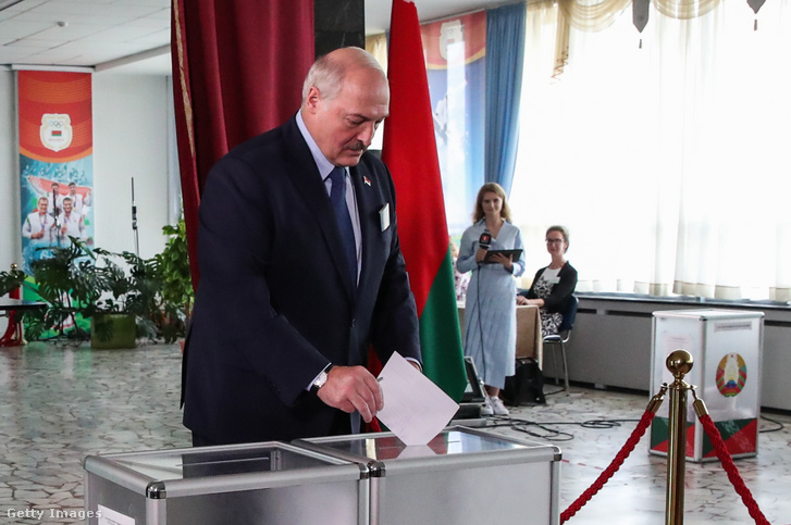 Lukasenko leadja a szavazatát 2020. augusztus 9-én
