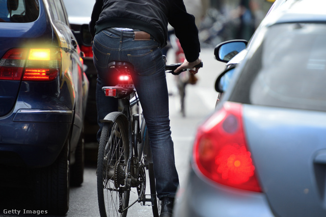 A kutatók szerint a kerékpárosoknak nincs számottevő hatása a forgalomra