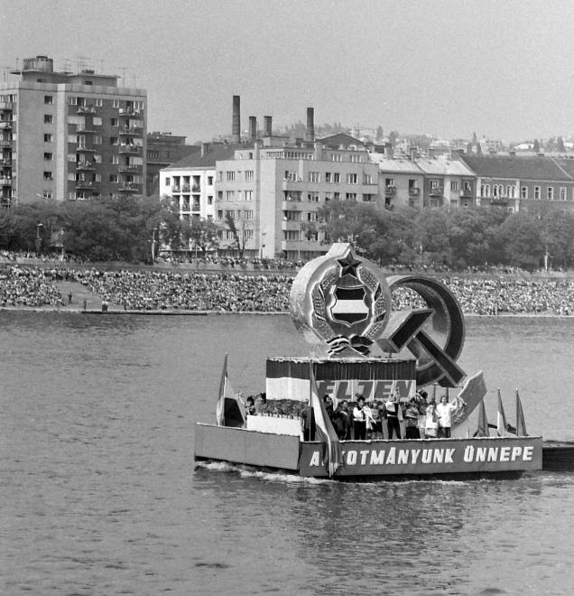 Vízi parádé 1976-ban a Bem rakpart előtt