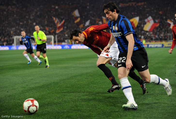 Diego Milito az AS Roma és az FC Internazionale Milano Serie A mérkőzés során 2010. március 27-én, Rómában.