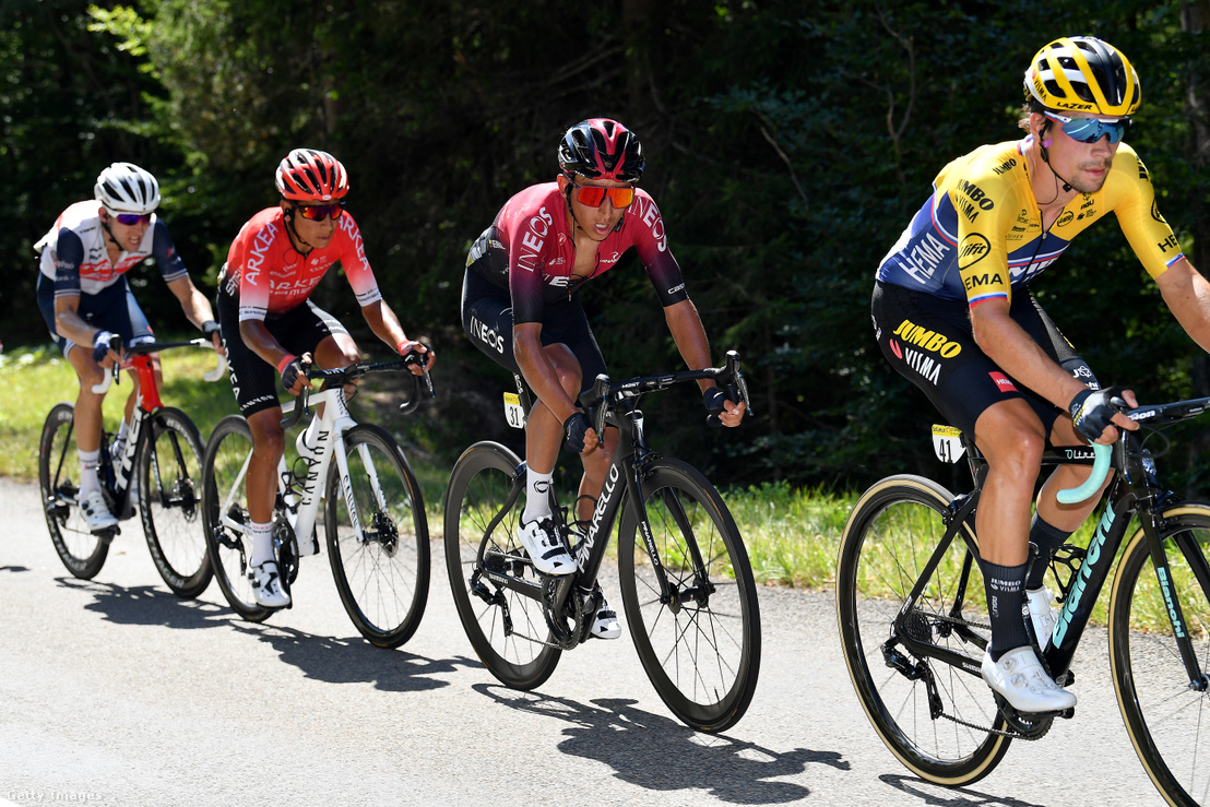 A Tour de l'Ain 2. szakasza 2020. augusztus 8-án. Elől Primož Roglič, mögötte Egan Bernal, Nairo Qintana és Bauke Mollema.