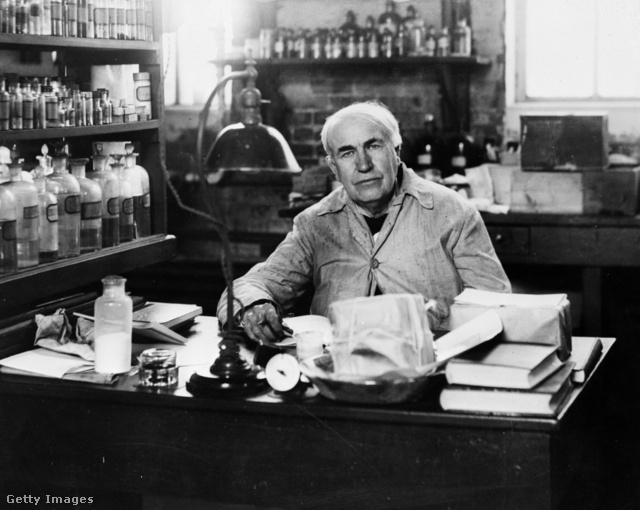 Thomas Edison a laborjában