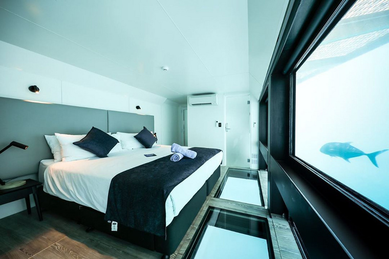 A hálószobák berendezése minimalisztikus, de kellőképpen modern, a kialakítás különlegességről nem szólva.