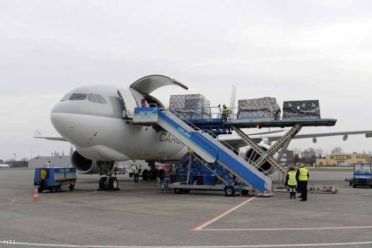 A Qatar Cargo Airbus A330-200F típusú repülőgépe a Budapest Liszt Ferenc nemzetközi repülőtéren