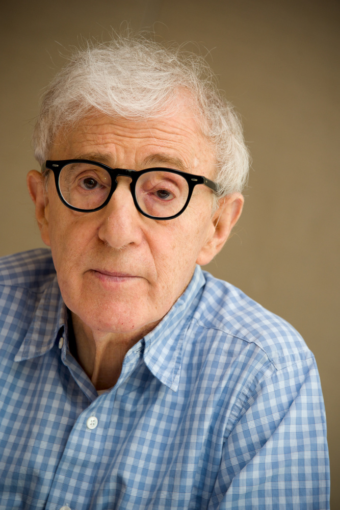 Woody AllenAmi Woody Allent illeti, róla két filmes partnere is azt mondta, hogy nem éppen kellemes vele csókjeleneteket forgatni