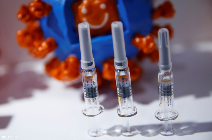 Koronavírus elleni vakcina a 2020 Kína Nemzetközi Szolgáltatáskereskedelmi Vásáron (CIFTIS) Pekingben 2020. szeptember 5-én